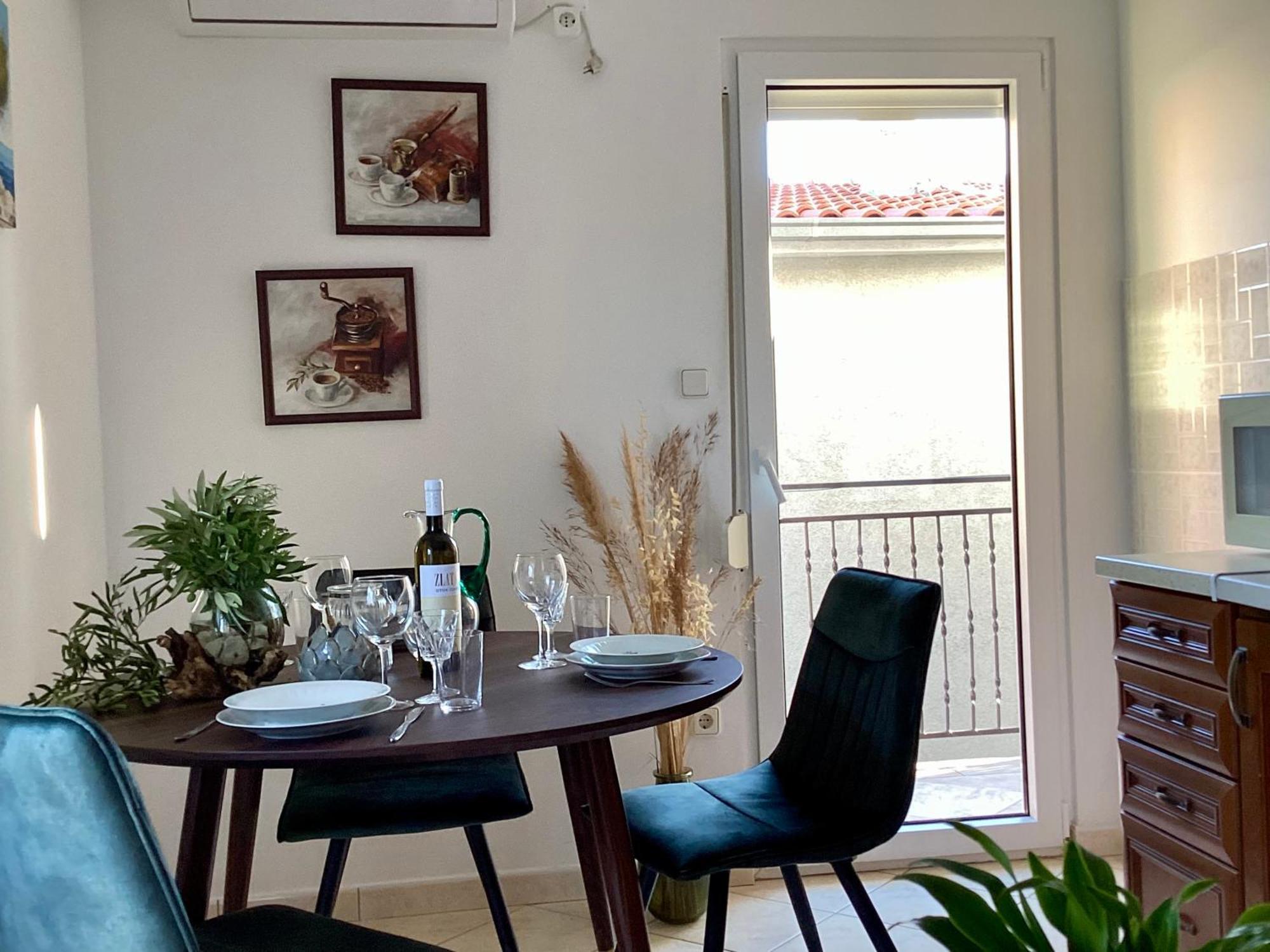 Apartmani Mate Rogoznica  Rom bilde
